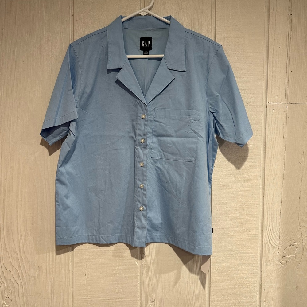 GAP Blue Full Button Down Short Sleeve Shirt